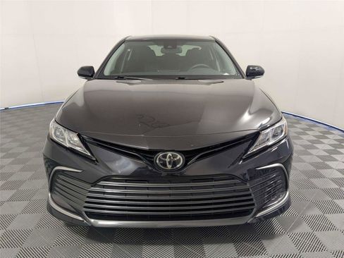 Used 2022 Toyota Camry LE w/ Convenience Package FWD image 3