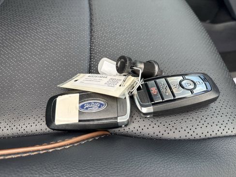 Used 2025 Ford F250 Lariat w/ Chrome Package AWD/4WD image 26