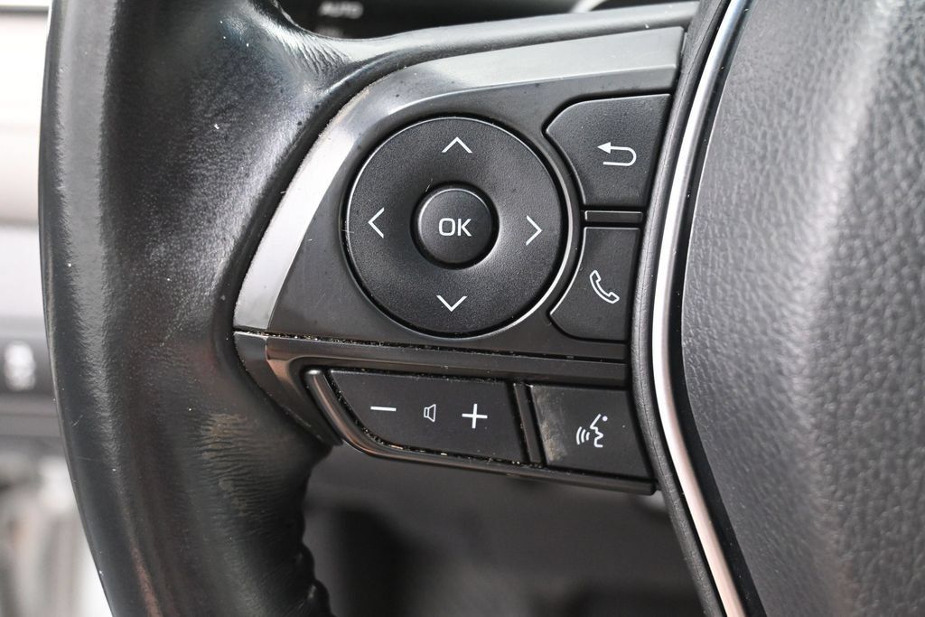 Used 2018 Toyota Camry SE FWD image 16