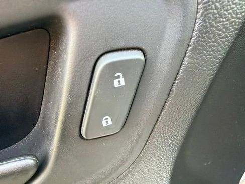 Used 2019 Chevrolet Colorado W/T w/ WT Convenience Package RWD image 21