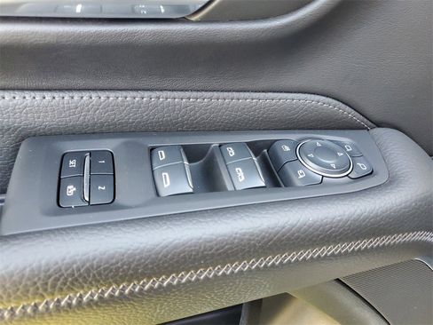 Used 2024 GMC Yukon XL Denali image 23