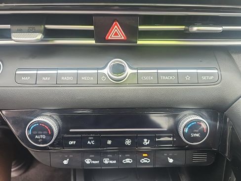 Certified 2024 Hyundai Elantra SEL w/ Convenience Package FWD image 19