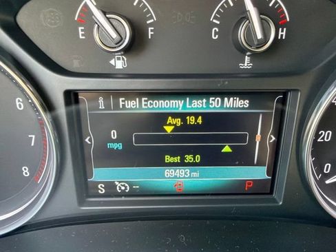 Used 2019 Buick Enclave Essence FWD image 2