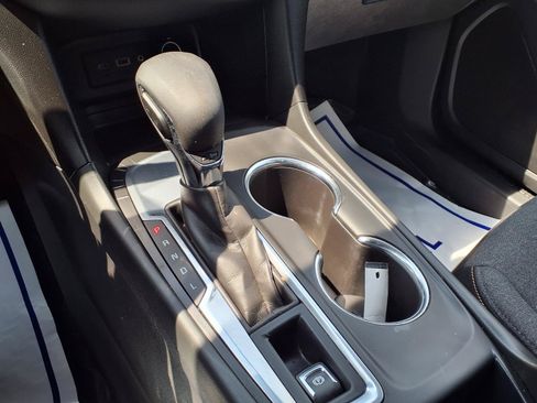 Used 2022 Chevrolet Equinox LT FWD image 9