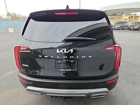 Used 2022 Kia Telluride SX w/ SX Prestige Package image 4
