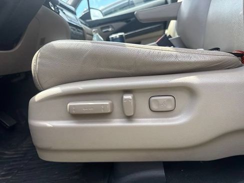 Used 2020 Honda Pilot Touring image 12