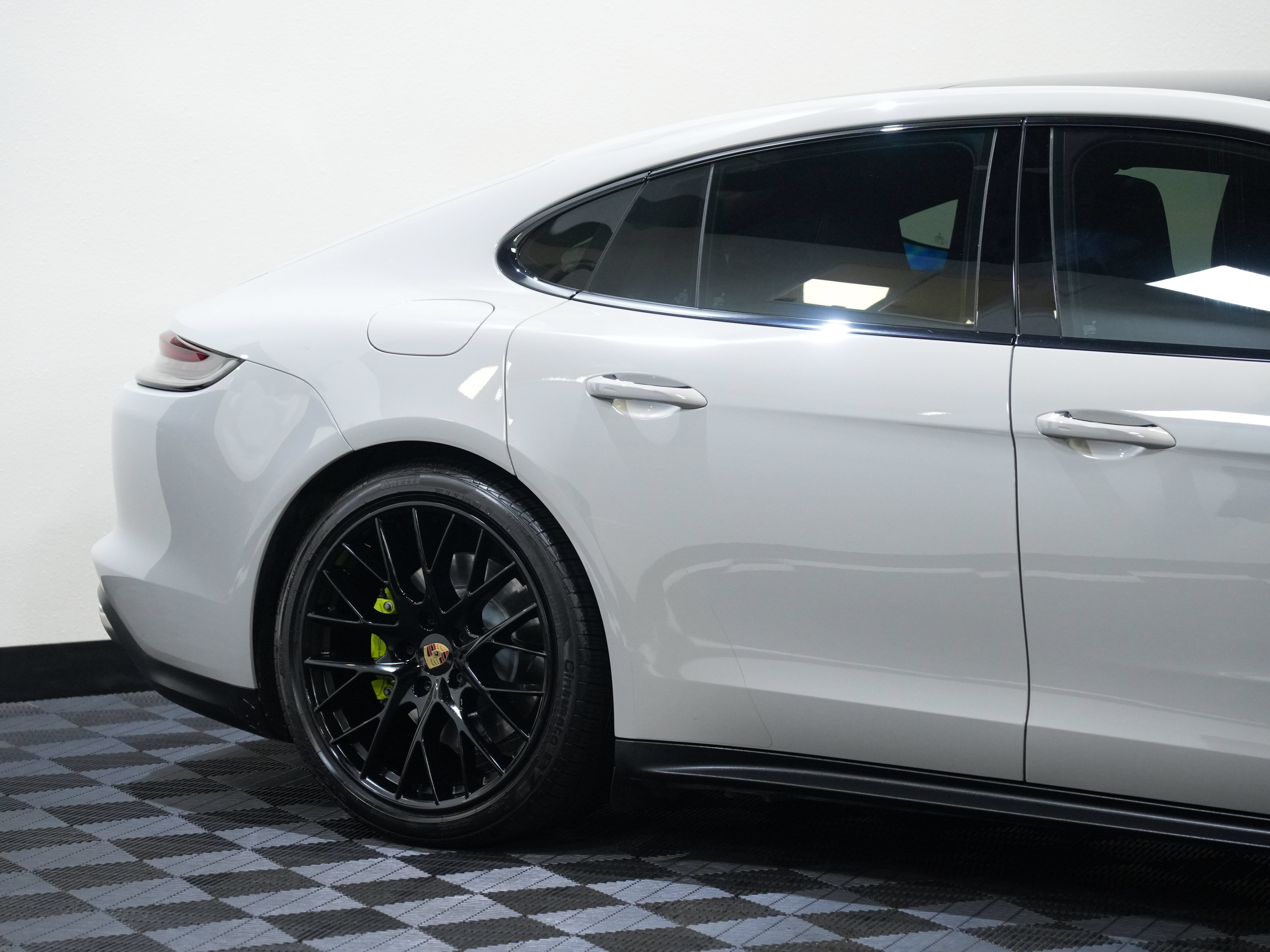 Used 2022 Porsche Panamera 4S w/ Premium Package AWD/4WD image 14