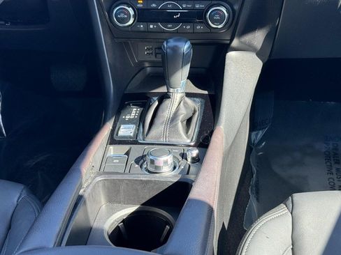 Used 2018 MAZDA MAZDA3 Touring image 15