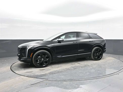 New 2025 Cadillac Optiq Sport 2 w/ LPO, ONYX Package image 5