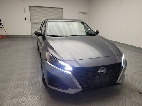 Used 2023 Nissan Altima 2.5 SV image 14