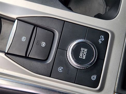 Used 2023 Ford Explorer XLT w/ Equipment Group 202A image 21