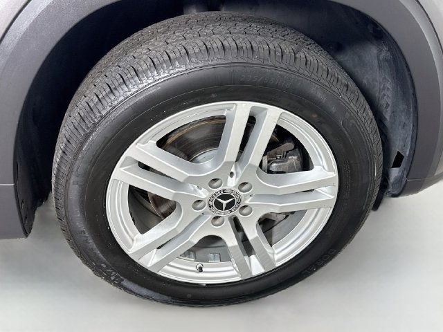 Used 2022 Mercedes-Benz GLB 250 w/ Premium Package Lite image 31