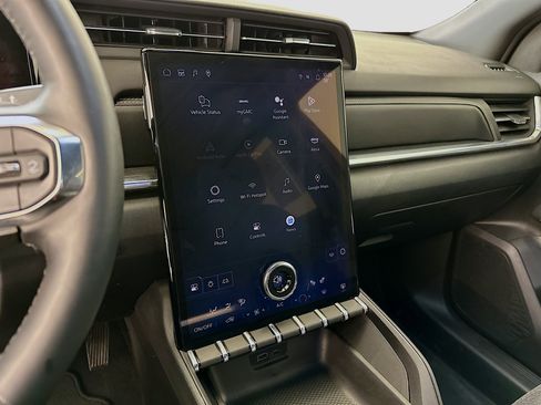 Used 2025 GMC Terrain Elevation image 26