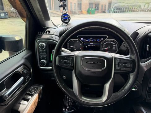 Used 2021 GMC Sierra 3500 Denali w/ Denali Ultimate Package image 17