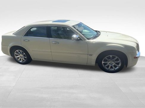Used 2006 Chrysler 300 C w/ Navigation & Sound Group II image 22