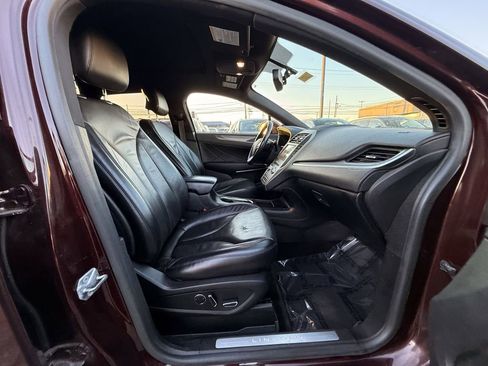 Used 2017 Lincoln MKC Select w/ Select Plus Package image 17