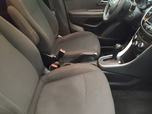 Used 2020 Chevrolet Trax LS w/ Tint and Cruise Package FWD image 21