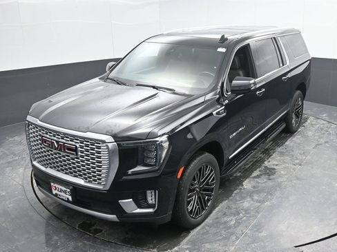Used 2021 GMC Yukon XL Denali image 41