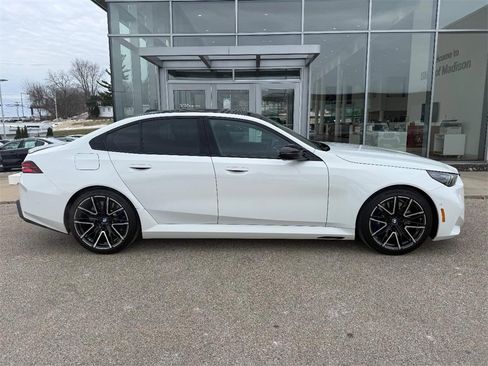 Used 2025 BMW M5 w/ Carbon Package image 2