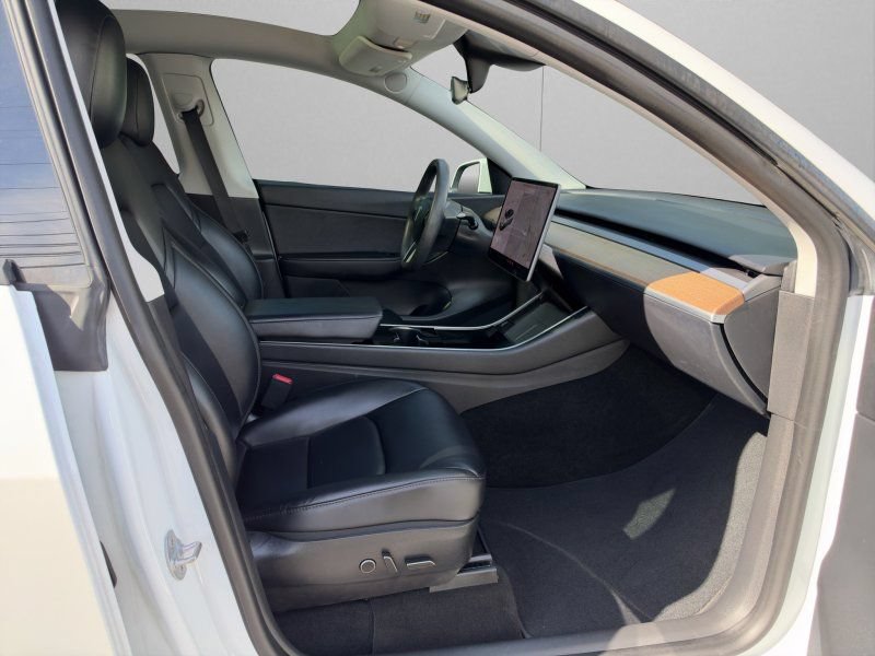 Used 2021 Tesla Model Y Long Range AWD/4WD image 13