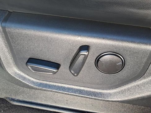 Certified 2024 Ford Expedition Max XLT image 17