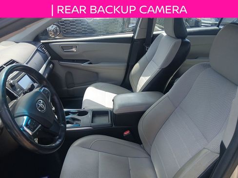 Used 2017 Toyota Camry SE FWD image 11