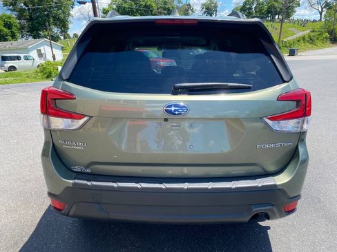 Used 2020 Subaru Forester Premium AWD/4WD image 4