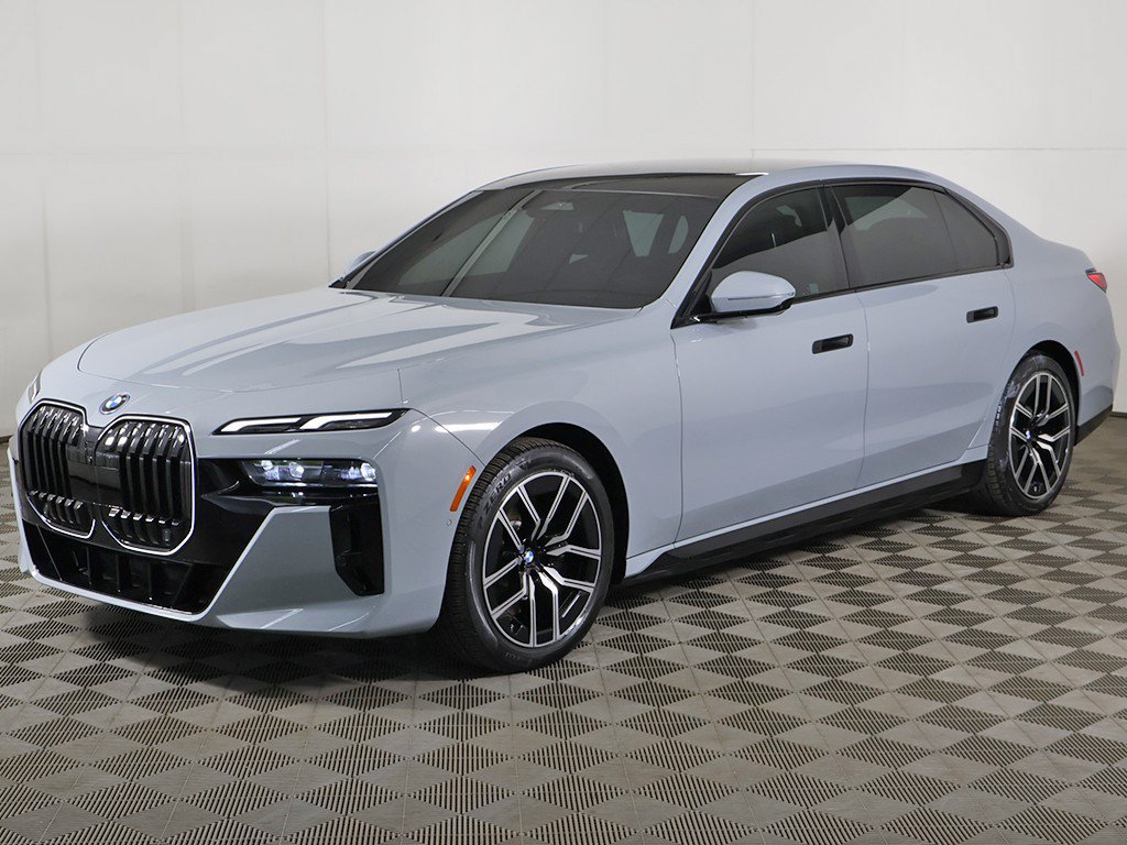 Used 2025 BMW i7 xDrive60 w/ Premium Package AWD/4WD image 11