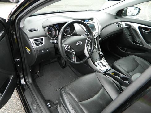 Used 2011 Hyundai Elantra Limited w/ Premium Pkg 5 image 11