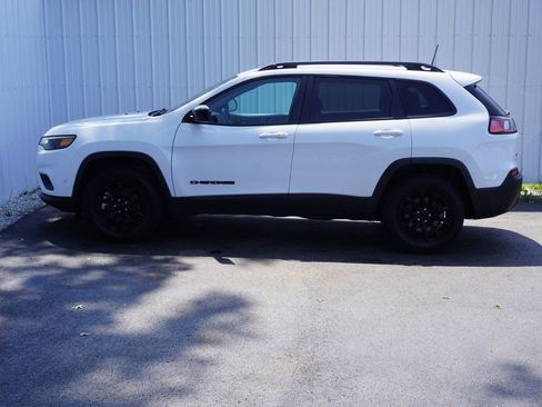 Used 2023 Jeep Cherokee Altitude Lux image 3