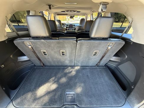 Used 2018 Honda Pilot Touring image 27