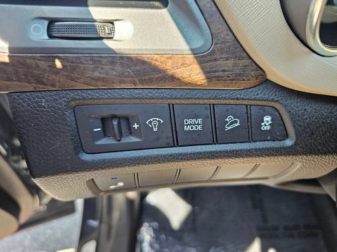 Used 2018 Hyundai Santa Fe Sport FWD image 25
