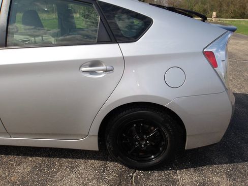 Used 2015 Toyota Prius Two image 33