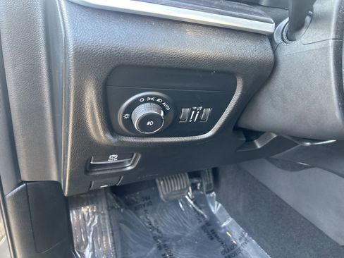 Used 2022 Jeep Grand Cherokee L Limited image 23