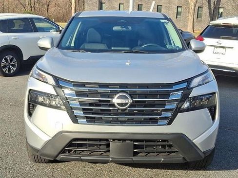 Used 2024 Nissan Rogue SV image 33