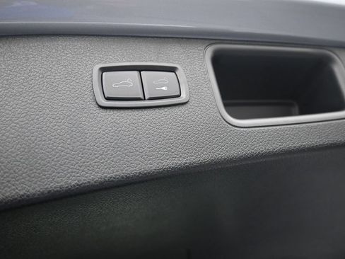 Used 2024 Porsche Macan AWD/4WD image 19