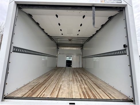 New 2024 Ford E-350 and Econoline 350 Super Duty w/ Power Windows & Locks Group image 14