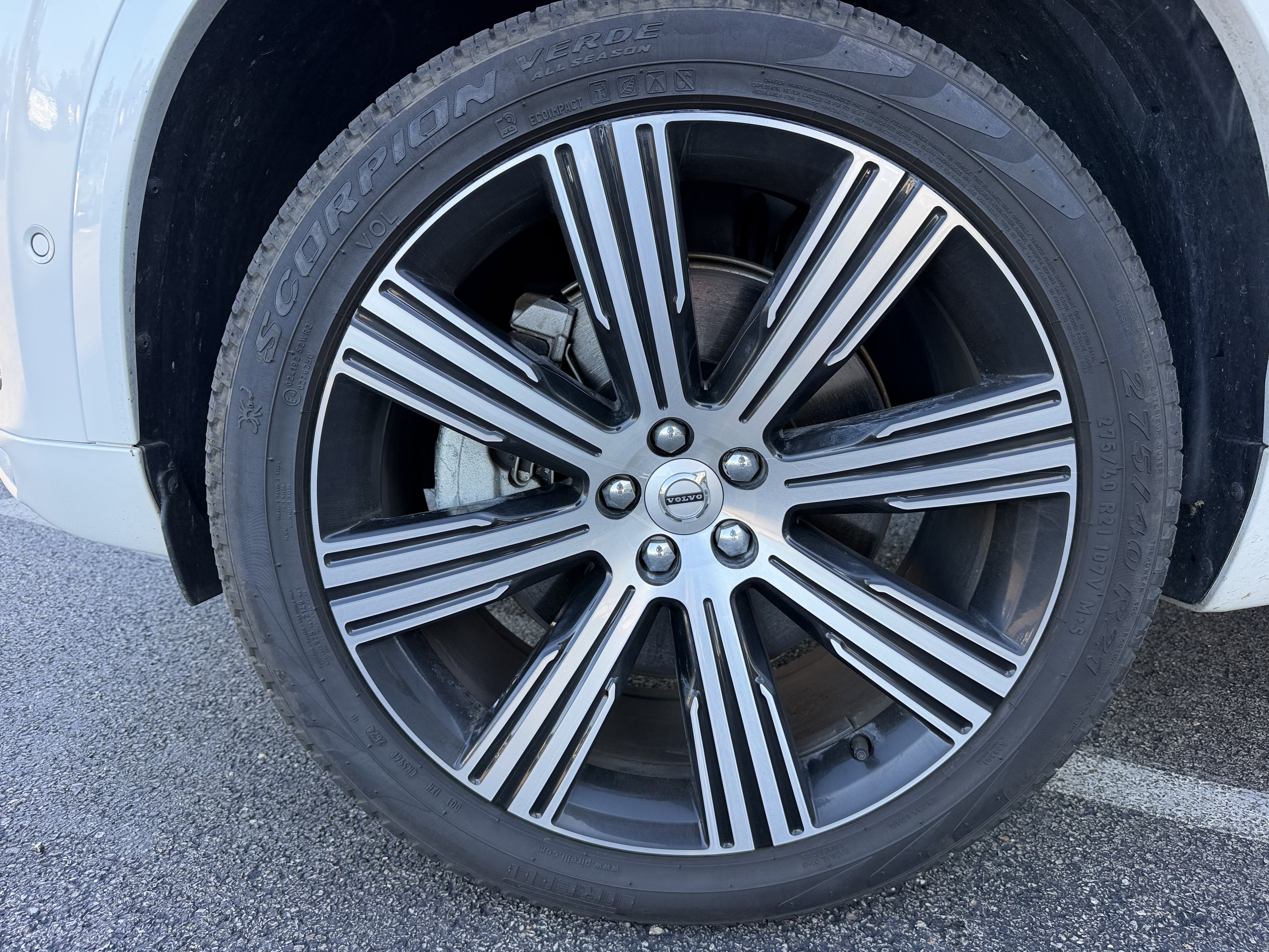 Used 2025 Volvo XC90 T8 Plus w/ Protection Package Premier AWD/4WD image 12