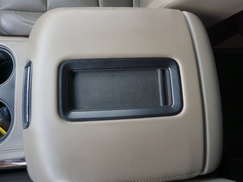 Used 2018 GMC Yukon XL SLT w/ Premium Edition image 30