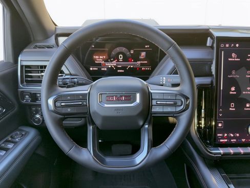 Used 2025 GMC Yukon XL AT4 w/ AT4 Premium Package AWD/4WD image 10