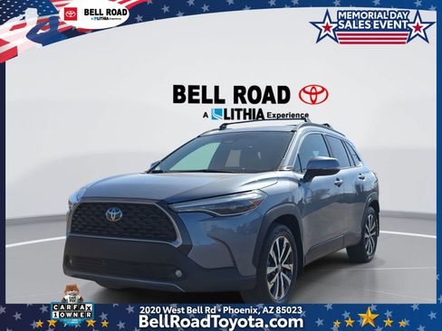 Used 2024 Toyota Corolla Cross XLE w/ Convenience Package FWD image 1