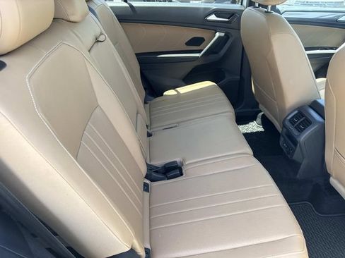 Used 2023 Volkswagen Tiguan SE w/ Panoramic Sunroof Package FWD image 26