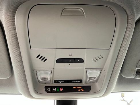 Used 2020 Chevrolet Blazer LT FWD image 18