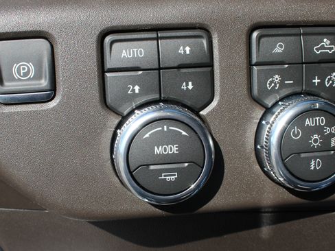 New 2026 GMC Sierra 1500 SLT image 37