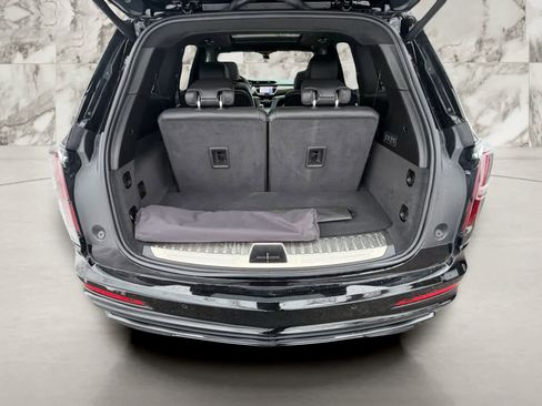 Used 2025 Cadillac XT6 Sport w/ Platinum Package image 23