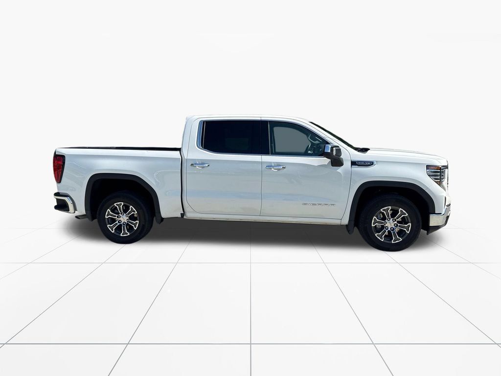Used 2025 GMC Sierra 1500 SLT RWD image 9