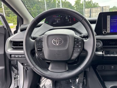 Used 2025 Toyota Prius LE AWD/4WD image 26