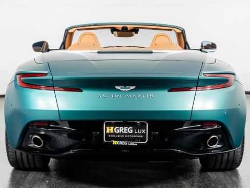 Used 2025 Aston Martin DB12 Convertible image 12