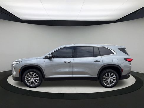 Used 2025 Buick Enclave Preferred image 2