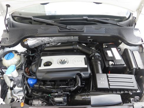 Used 2012 Volkswagen Beetle Turbo FWD image 10